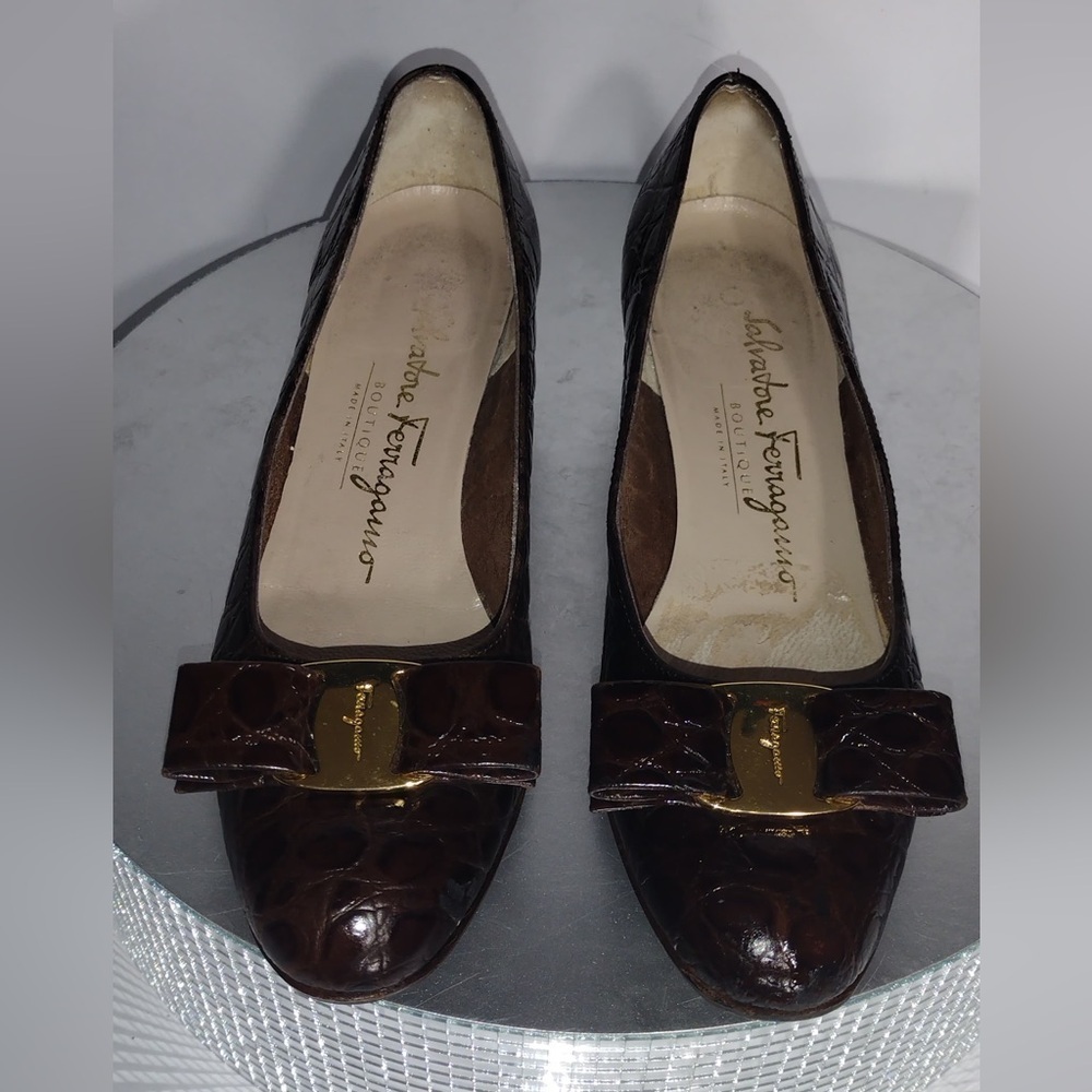 Salvatore Ferragamo Dark Brown Leather Flats Size 4.5 pre owned Exellent c